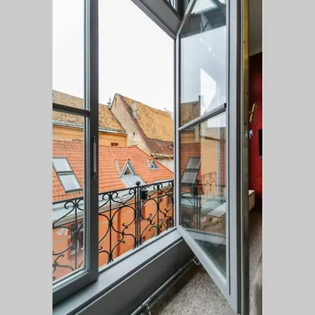 Old Town View In With Sauna شقة
